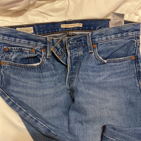 Leviโs premium cute denim wedgie straight jeans - Picture 8 of 8